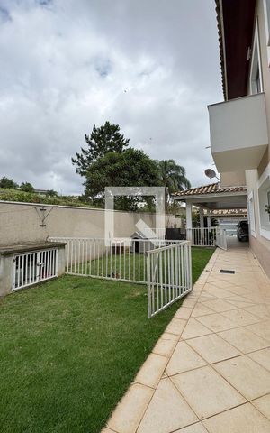Casa de condomínio para alugar com 350m², 3 quartos e 6 vagasCorredor