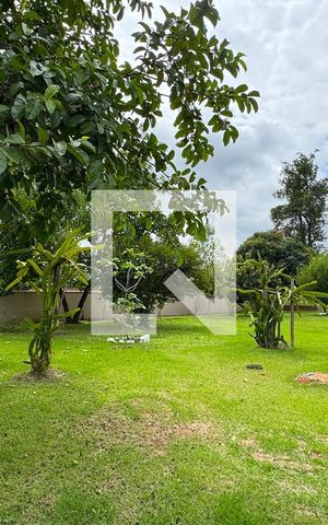 Casa de condomínio para alugar com 350m², 3 quartos e 6 vagasQuintal