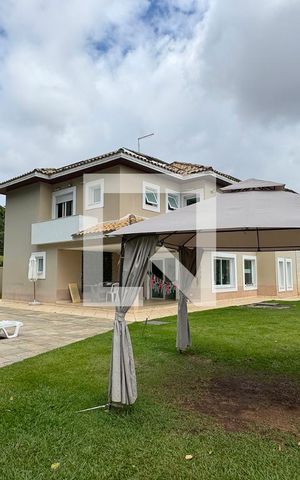 Casa de condomínio para alugar com 350m², 3 quartos e 6 vagasQuintal
