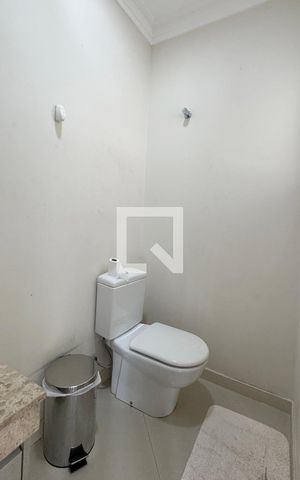 Casa de condomínio para alugar com 350m², 3 quartos e 6 vagasLavabo