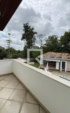 Casa de condomínio para alugar com 350m², 3 quartos e 6 vagassacada da Suíte 1