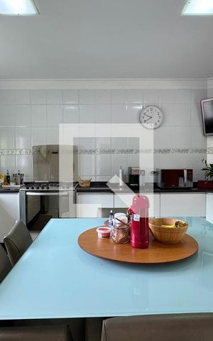 Casa de condomínio para alugar com 350m², 3 quartos e 6 vagasCozinha