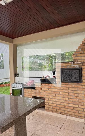 Casa de condomínio para alugar com 350m², 3 quartos e 6 vagasChurrasqueira