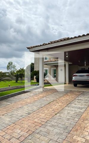 Casa de condomínio para alugar com 350m², 3 quartos e 6 vagasGaragem
