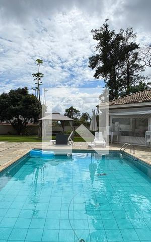 Casa de condomínio para alugar com 350m², 3 quartos e 6 vagasPiscina