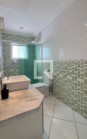 Casa de condomínio para alugar com 350m², 3 quartos e 6 vagasBanheiro da Suíte 3