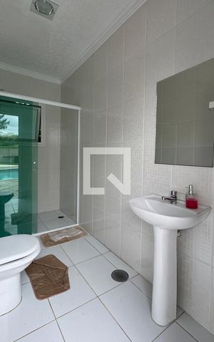 Casa de condomínio para alugar com 350m², 3 quartos e 6 vagasBanheiro Churrasqueira