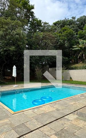 Casa de condomínio para alugar com 350m², 3 quartos e 6 vagasPiscina