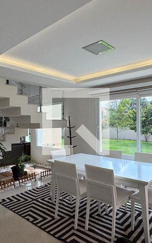 Casa de condomínio para alugar com 350m², 3 quartos e 6 vagasSala de Jantar