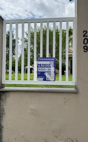 Casa de condomínio para alugar com 350m², 3 quartos e 6 vagasplaquinha