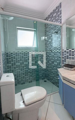 Casa de condomínio para alugar com 350m², 3 quartos e 6 vagasBanheiro da Suíte 2