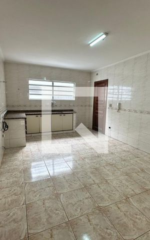 Casa à venda com 190m², 3 quartos e 2 vagas Casa à venda com 190m², 3 quartos e 2 vagasCozinha
