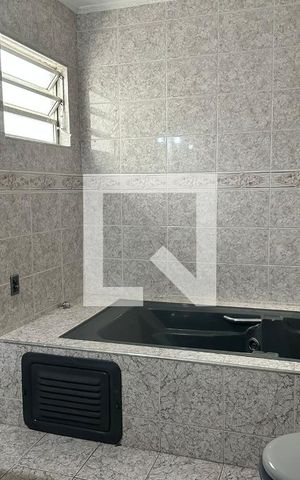 Casa à venda com 190m², 3 quartos e 2 vagas Casa à venda com 190m², 3 quartos e 2 vagasBanheiro