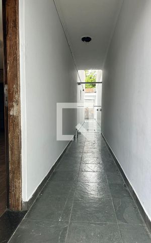 Casa à venda com 190m², 3 quartos e 2 vagas Casa à venda com 190m², 3 quartos e 2 vagasCorredor