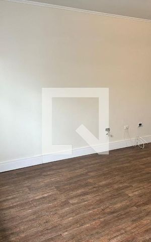 Casa à venda com 190m², 3 quartos e 2 vagas Casa à venda com 190m², 3 quartos e 2 vagasSala