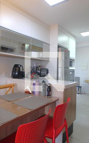 Apartamento à venda com 136m², 4 quartos e 2 vagasCozinha