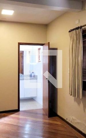 Casa à venda com 358m², 5 quartos e 2 vagasQuarto