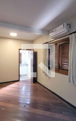 Casa à venda com 358m², 5 quartos e 2 vagasQuarto
