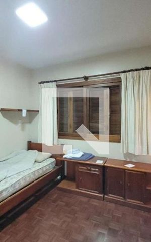 Casa à venda com 358m², 5 quartos e 2 vagasQuarto