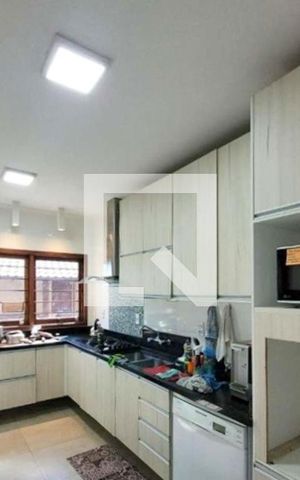 Casa à venda com 358m², 5 quartos e 2 vagasCozinha