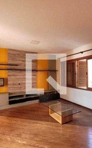 Casa à venda com 358m², 5 quartos e 2 vagasSala