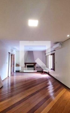 Casa à venda com 358m², 5 quartos e 2 vagasSala