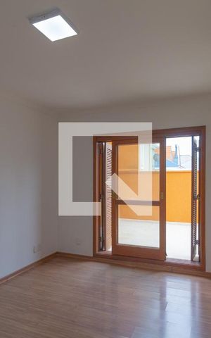 Casa à venda com 247m², 3 quartos e 4 vagas Casa à venda com 247m², 3 quartos e 4 vagasQuarto 3