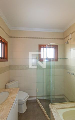 Casa à venda com 247m², 3 quartos e 4 vagas Casa à venda com 247m², 3 quartos e 4 vagasBanheiro da Suíte