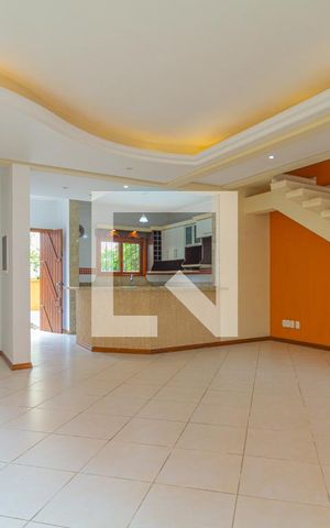Casa à venda com 247m², 3 quartos e 4 vagas Casa à venda com 247m², 3 quartos e 4 vagasSala