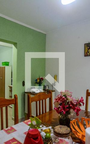 Casa à venda com 165m², 3 quartos e 2 vagas Casa à venda com 165m², 3 quartos e 2 vagasSala de Jantar
