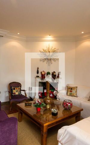 Apartamento à venda com 246m², 3 quartos e 4 vagas Apartamento à venda com 246m², 3 quartos e 4 vagasSala