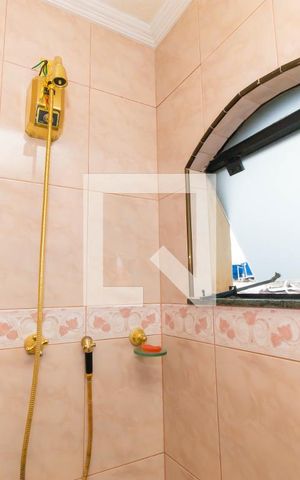 Casa à venda com 112m², 3 quartos e 2 vagas Casa à venda com 112m², 3 quartos e 2 vagas Banheiro da Suíte
