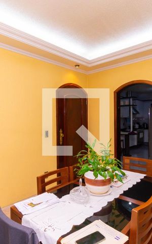 Casa à venda com 112m², 3 quartos e 2 vagas Casa à venda com 112m², 3 quartos e 2 vagasSala
