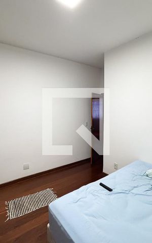 Casa à venda com 200m², 4 quartos e 4 vagas Casa à venda com 200m², 4 quartos e 4 vagasQuarto 5