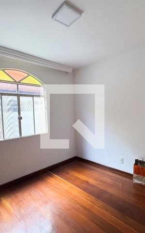 Casa à venda com 200m², 4 quartos e 4 vagas Casa à venda com 200m², 4 quartos e 4 vagasQuarto 4