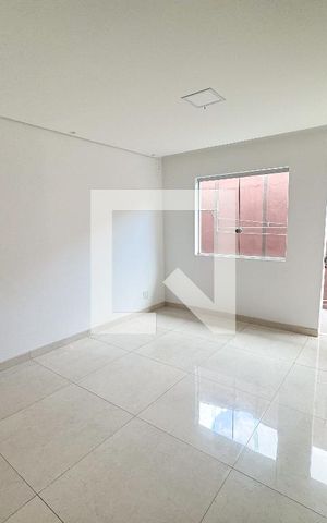 Casa à venda com 200m², 4 quartos e 4 vagas Casa à venda com 200m², 4 quartos e 4 vagassala 2