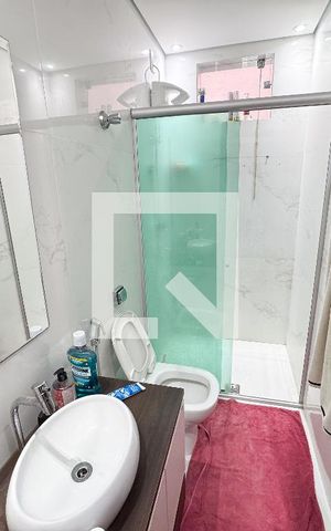Casa à venda com 200m², 4 quartos e 4 vagas Casa à venda com 200m², 4 quartos e 4 vagasBanheiro