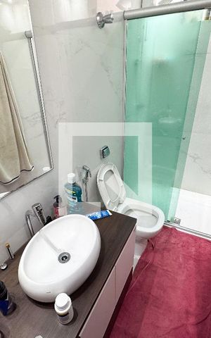 Casa à venda com 200m², 4 quartos e 4 vagas Casa à venda com 200m², 4 quartos e 4 vagasBanheiro