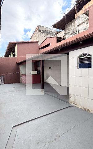 Casa à venda com 200m², 4 quartos e 4 vagas Casa à venda com 200m², 4 quartos e 4 vagasÁrea comum