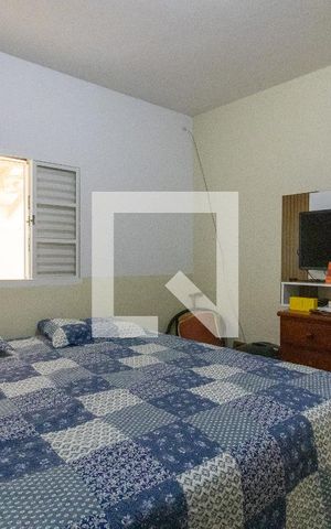 Casa à venda com 70m², 2 quartos e 4 vagas Casa à venda com 70m², 2 quartos e 4 vagasQuarto