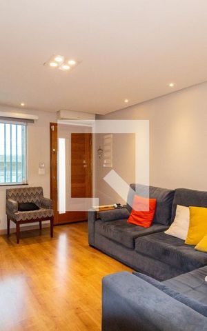 Casa à venda com 140m², 4 quartos e 3 vagasSala