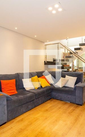 Casa à venda com 140m², 4 quartos e 3 vagasSala