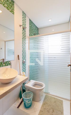 Casa à venda com 140m², 4 quartos e 3 vagasBanheiro - Social