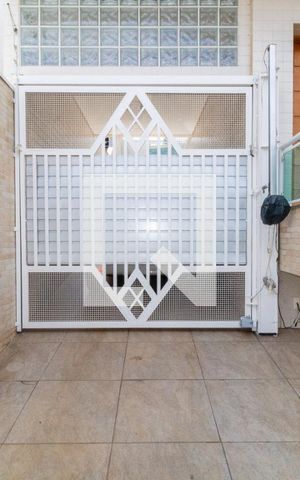 Casa à venda com 140m², 4 quartos e 3 vagasGaragem