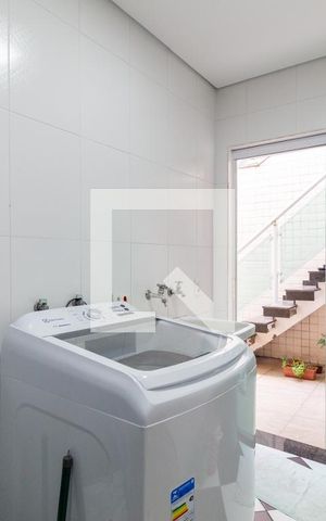 Casa à venda com 140m², 4 quartos e 3 vagasÁrea de Serviço