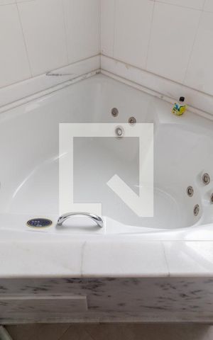 Casa à venda com 140m², 4 quartos e 3 vagasBanheiro da Suíte