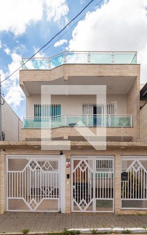 Casa à venda com 140m², 4 quartos e 3 vagasFachada