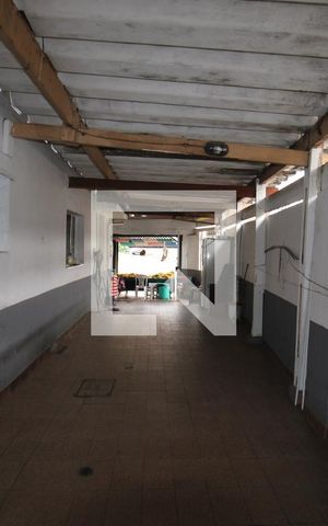 Casa para alugar com 330m², 4 quartos e 3 vagasÁrea de Serviço