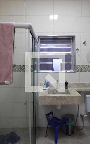 Casa para alugar com 330m², 4 quartos e 3 vagasBanheiro 2