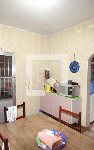 Casa para alugar com 330m², 4 quartos e 3 vagasCozinha 1